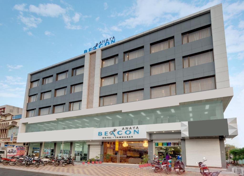 贾姆讷格尔Anaya Beacon Hotel, Jamnagar的北京经济酒店外貌的 ⁇ 染