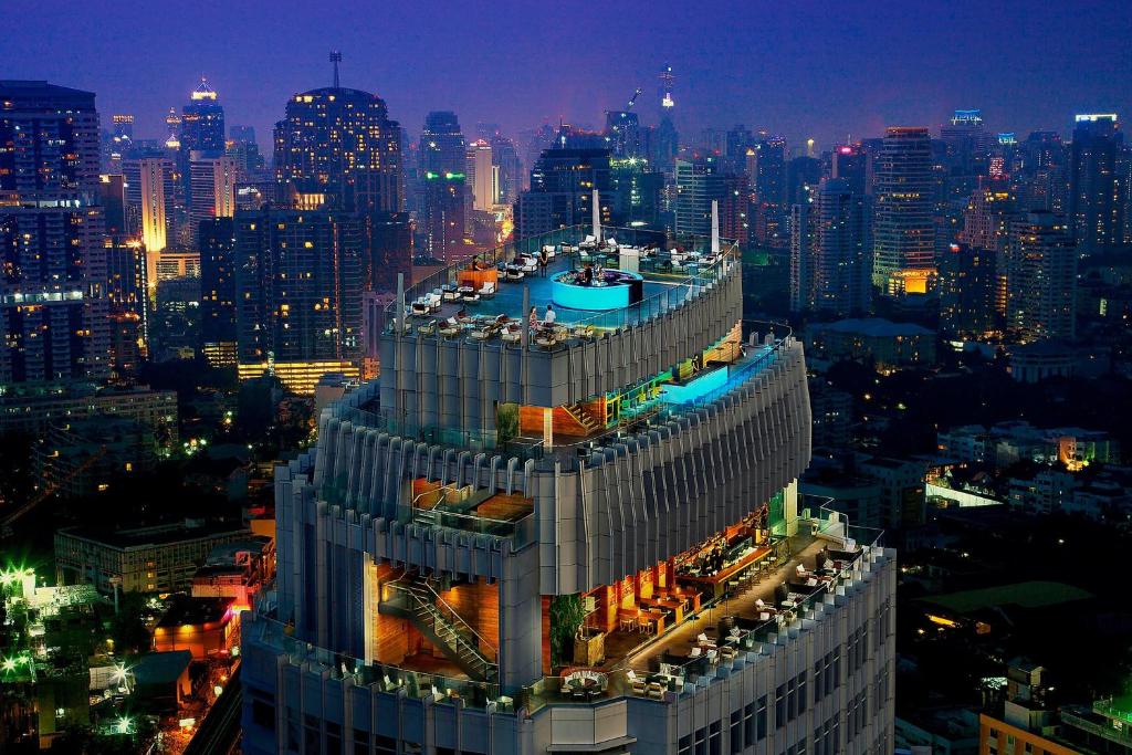 曼谷曼谷素坤逸萬豪酒店 的城市高层建筑的景观