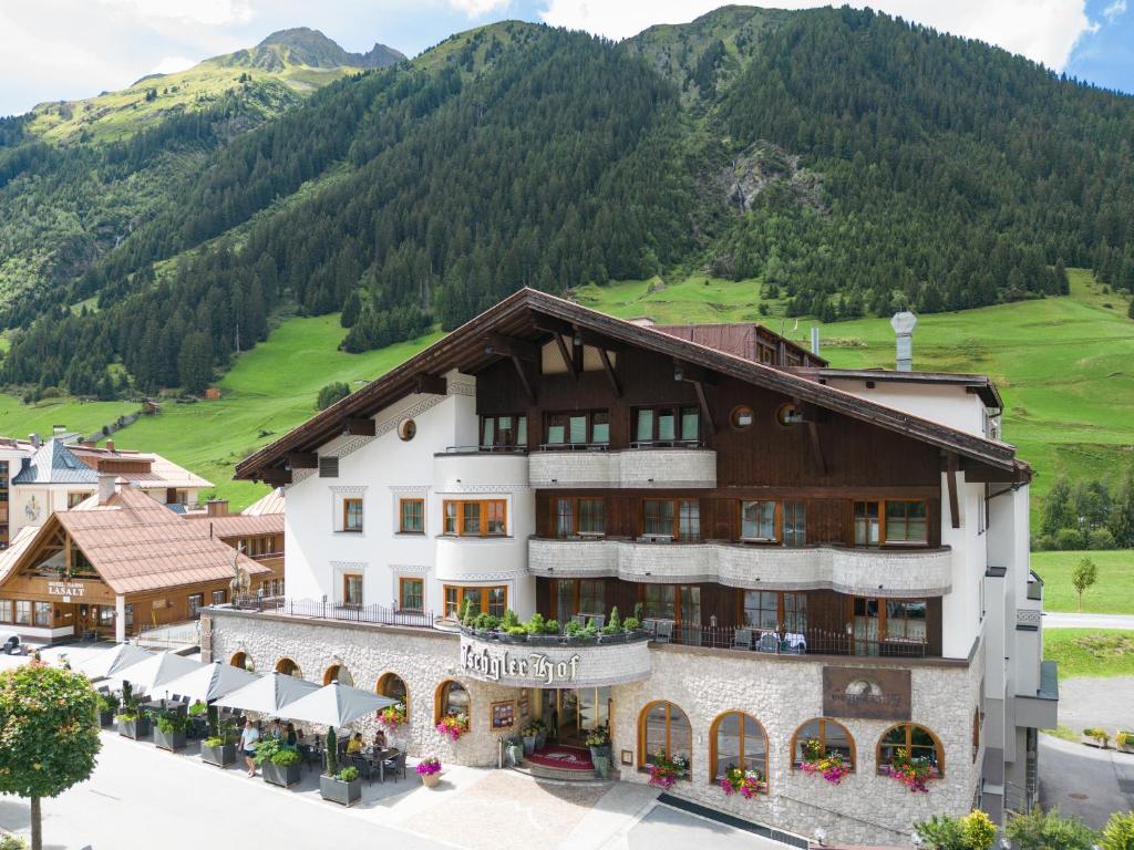伊施格尔Alpenhotel Ischglerhof的山地酒店