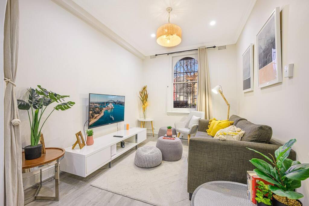 Cozy 3 bedroom terrace in CBD的休息区