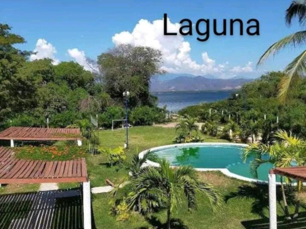 CoyucaCasa Laguna的海景度假酒店 - 带游泳池