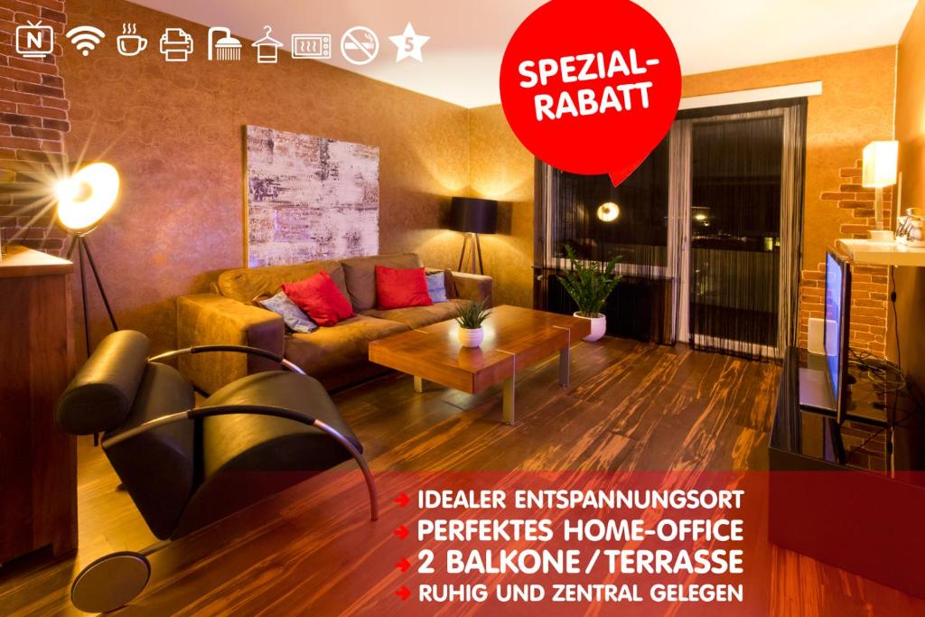 巴塞尔Special Retreat Apartment & Home-Office & Workplace的客厅配有沙发和桌子