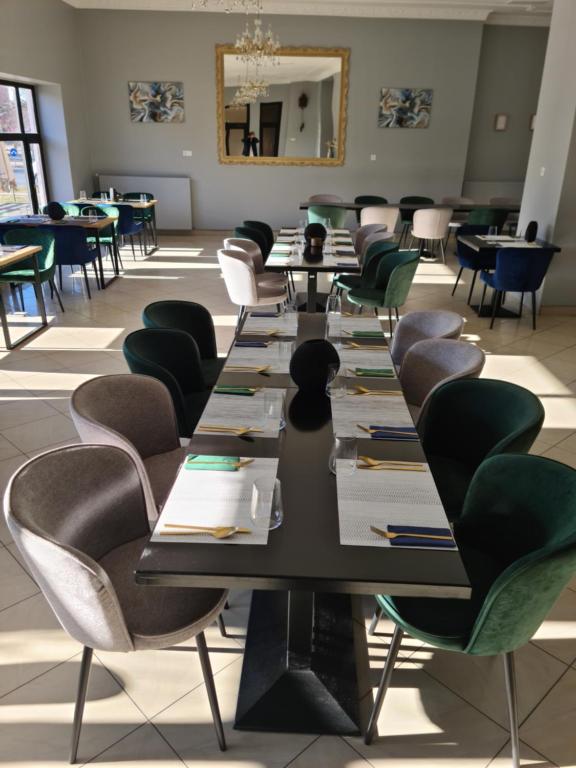 Kakukk Panzió餐厅或其他用餐的地方