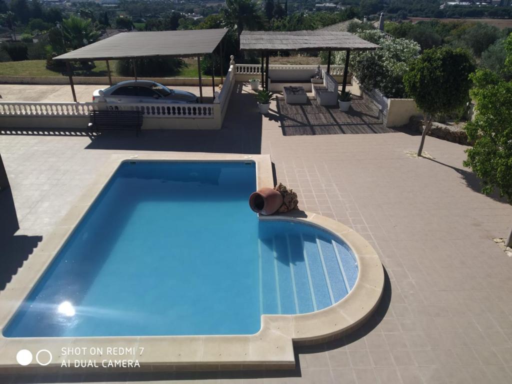 阿尔科斯-德拉弗龙特拉Las Vistas的房屋顶部的游泳池