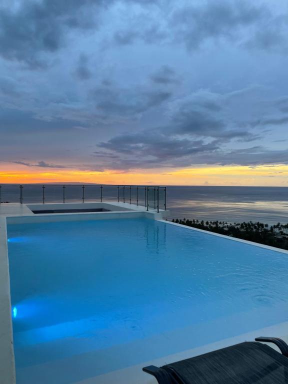 拉斯特拉纳斯Villa Ocean Blue的海景游泳池