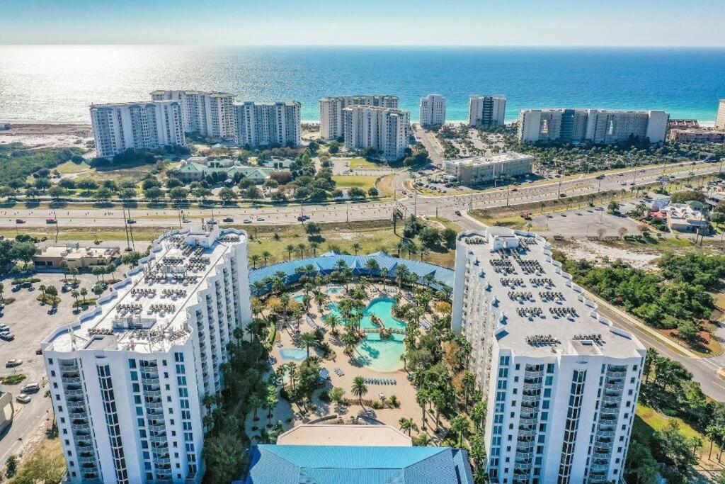 海景或在公寓看到的海景