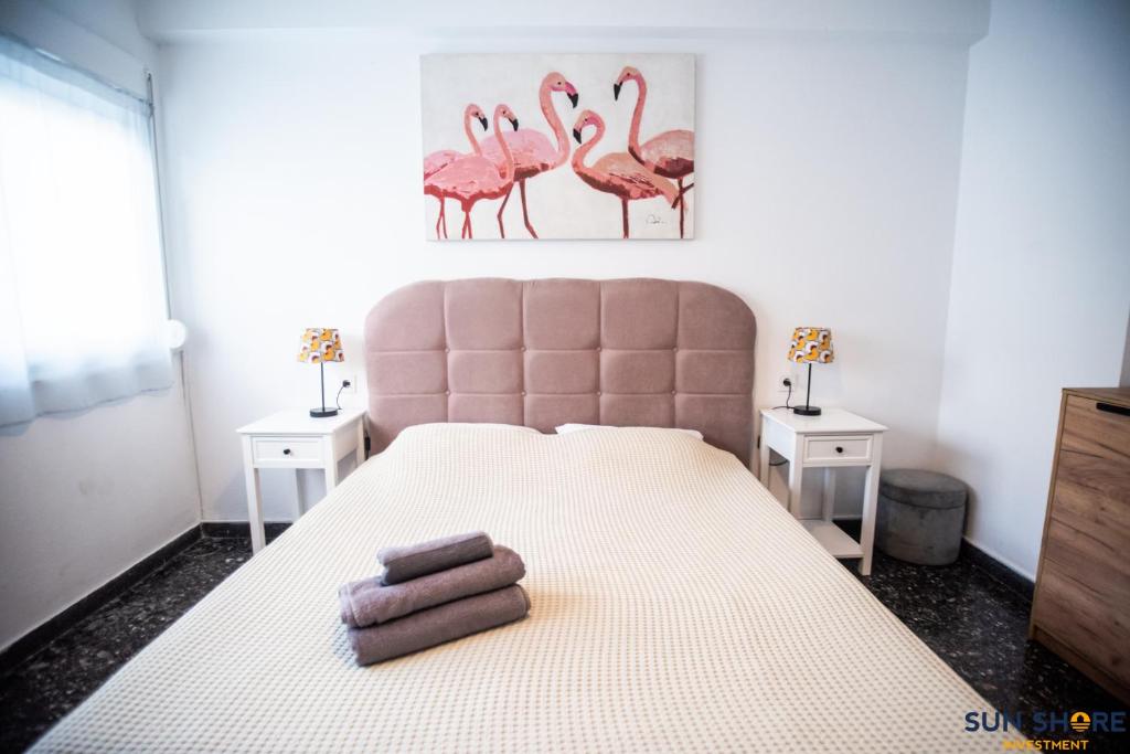Explore Greece from Apartment with Private Garden客房内的一张或多张床位