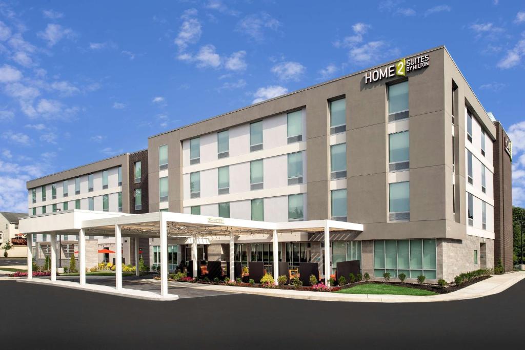 奥因斯米尔斯Home2 Suites By Hilton Owings Mills, Md的 ⁇ 染一个有希尔顿的酒店