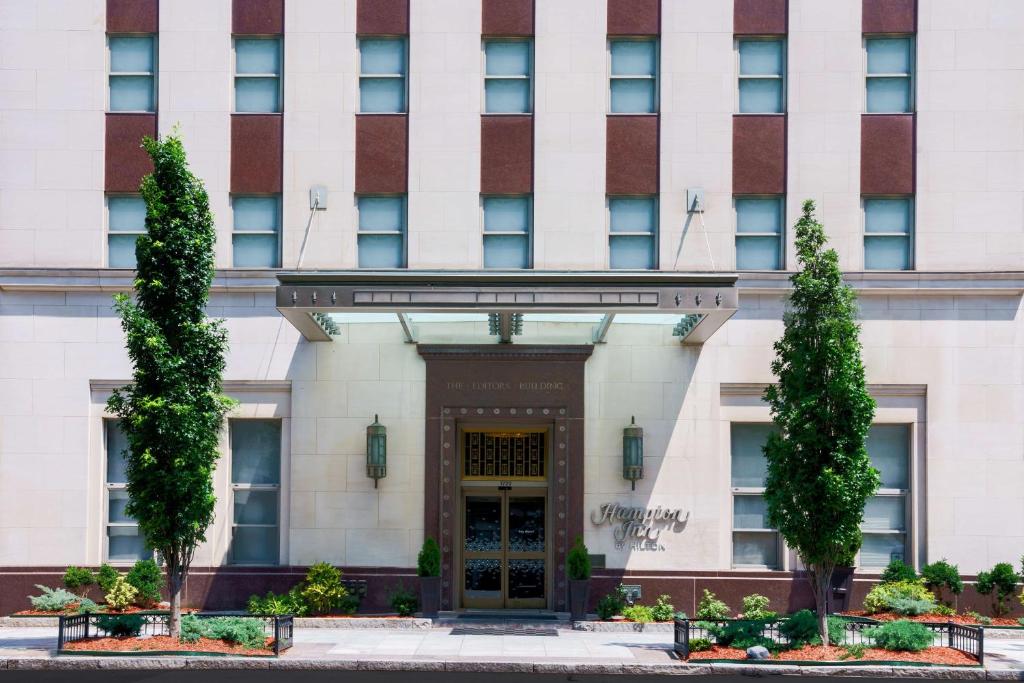 华盛顿Hampton Inn Washington DC White House的建筑物正面效果图