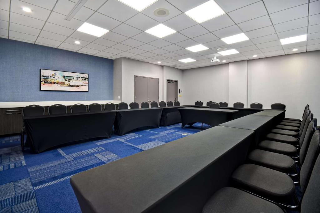 Hampton Inn NY-JFK商务区和&#47;或会议室