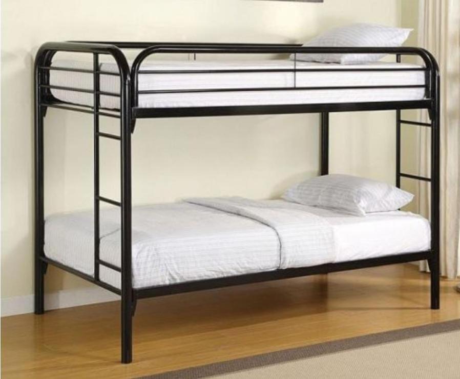 厄米森德FAMILY APARTMENT的一张黑色双层床,配有黑色框和白色床单