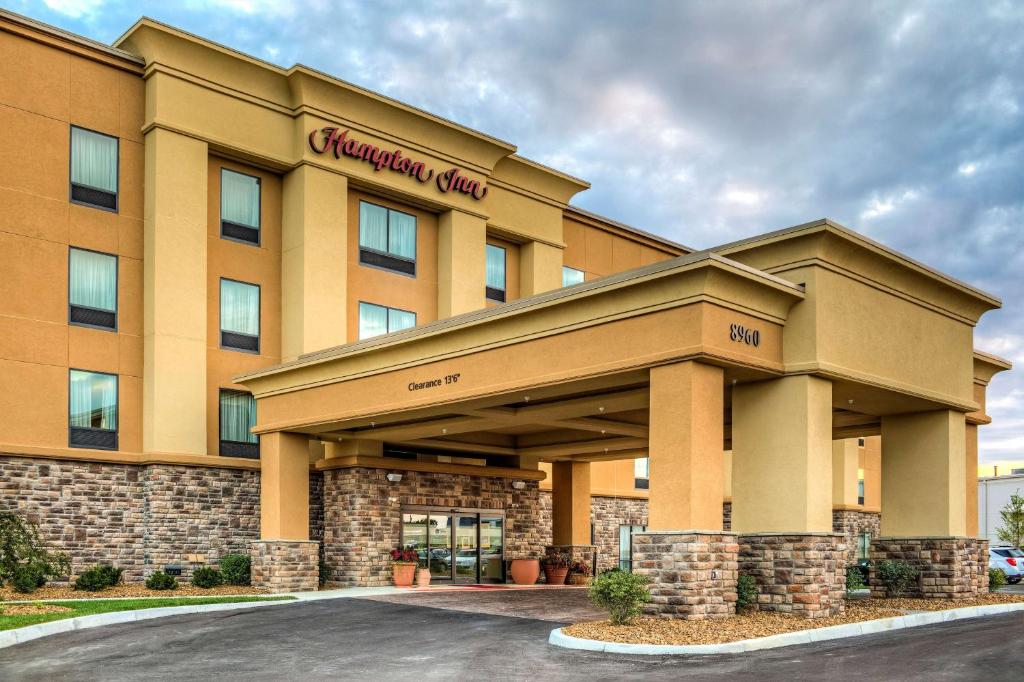 迈阿密斯堡Hampton Inn by Hilton Dayton South的 ⁇ 染假日酒店