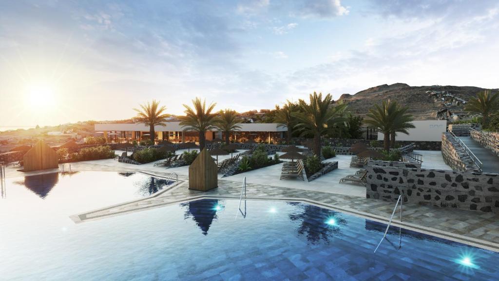戈梅拉岛圣塞瓦斯蒂安BANCAL HOTEL and SPA的 ⁇ 染度假村的游泳池