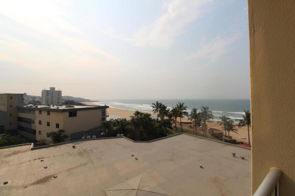 马盖特Rondevoux 18的从大楼屋顶上可欣赏到海滩景色