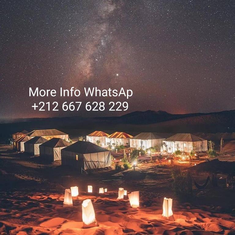 梅尔祖卡Desert Lover's Luxury Camp的黑夜,把更多的单词写入了Whatsapp