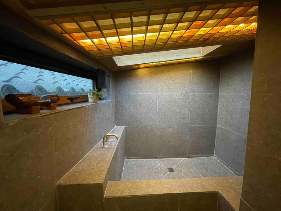 Bow Hanok House的一间浴室