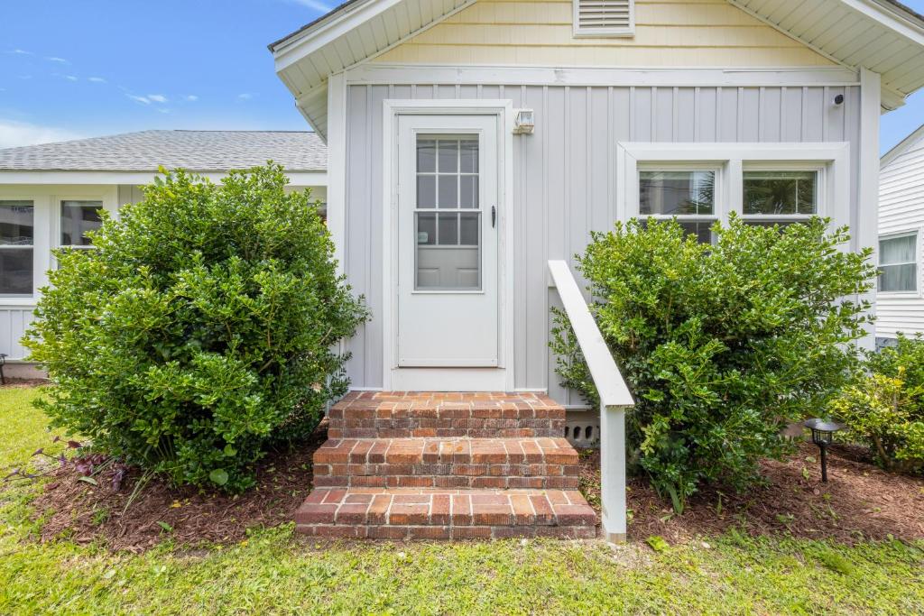 Beachy Keen, North Myrtle Beach beach single-family house, 150 feet to ocean! Pets welcome!外面的花园