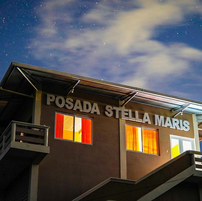 巴里奥斯港Hotel Posada Stella Maris的一座建筑,上面有“pocada stella”字样