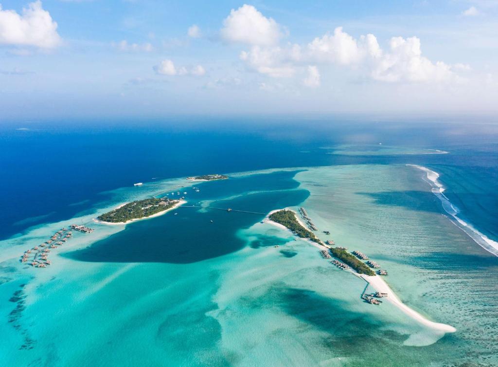 曼度马尔代夫伦格里岛康莱德酒店的海洋岛屿的空中景观
