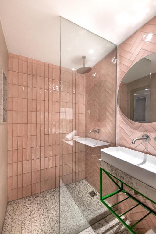 Hotel Shoshana - Adults Only的一间浴室