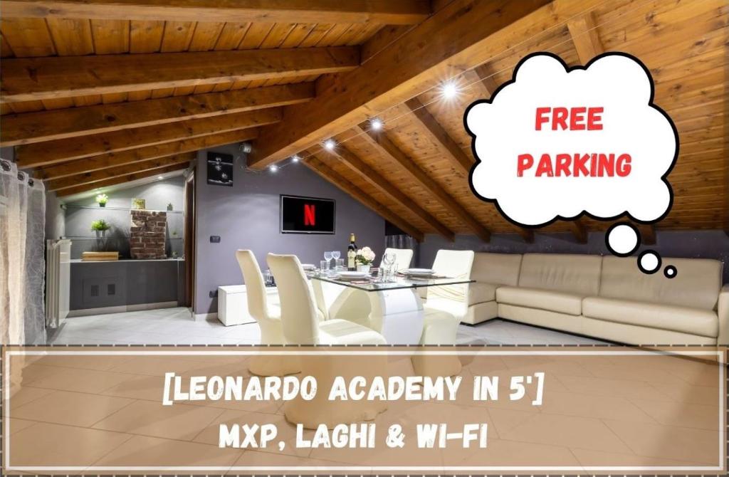 塞斯托卡伦德[Leonardo Academy in 5'] MXP, Laghi & Wi-Fi的客厅的 ⁇ 染,带免费停车场
