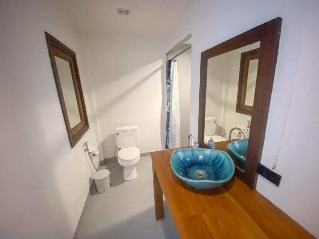 K-Bunk Hostel Pai Walking Street的一间浴室
