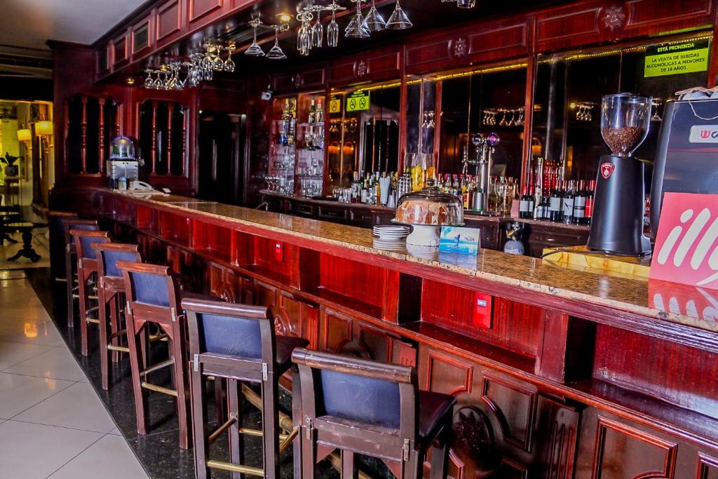 Nobile Suites Excelsior Asuncion酒廊或酒吧区