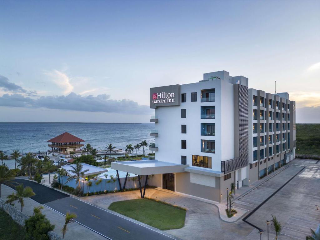 拉罗马纳Hilton Garden Inn La Romana的喜来登米亚米海滩酒店(Sheraton miami beach hotel)的空中景致