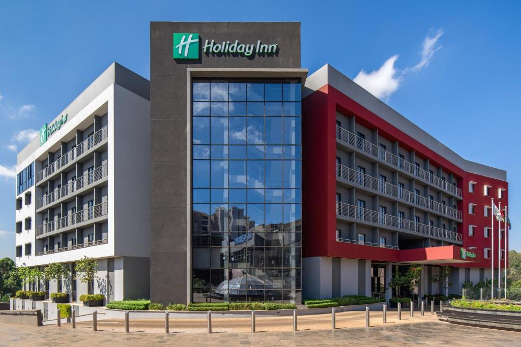 内罗毕Holiday Inn - Nairobi Two Rivers Mall, an IHG Hotel的 ⁇ 染假日酒店