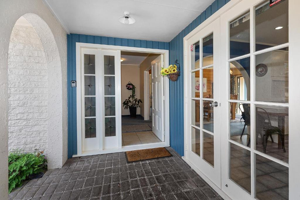 Hamilton Summer Treat- 4 Bedroom with pool平面图