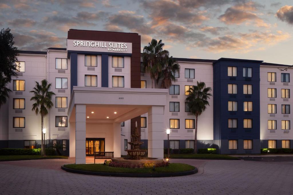 杰克逊维尔Springhill Suites Jacksonville的西班牙套房酒店 ⁇ 染