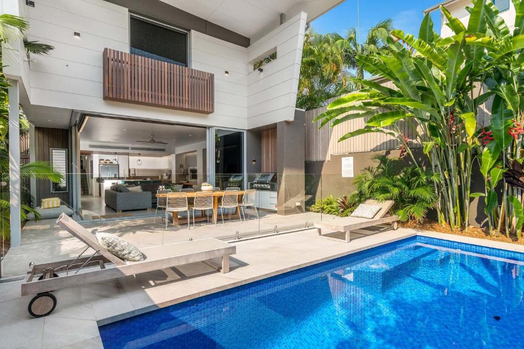 A Perfect Stay - KoKos Beach House 1内部或周边的泳池