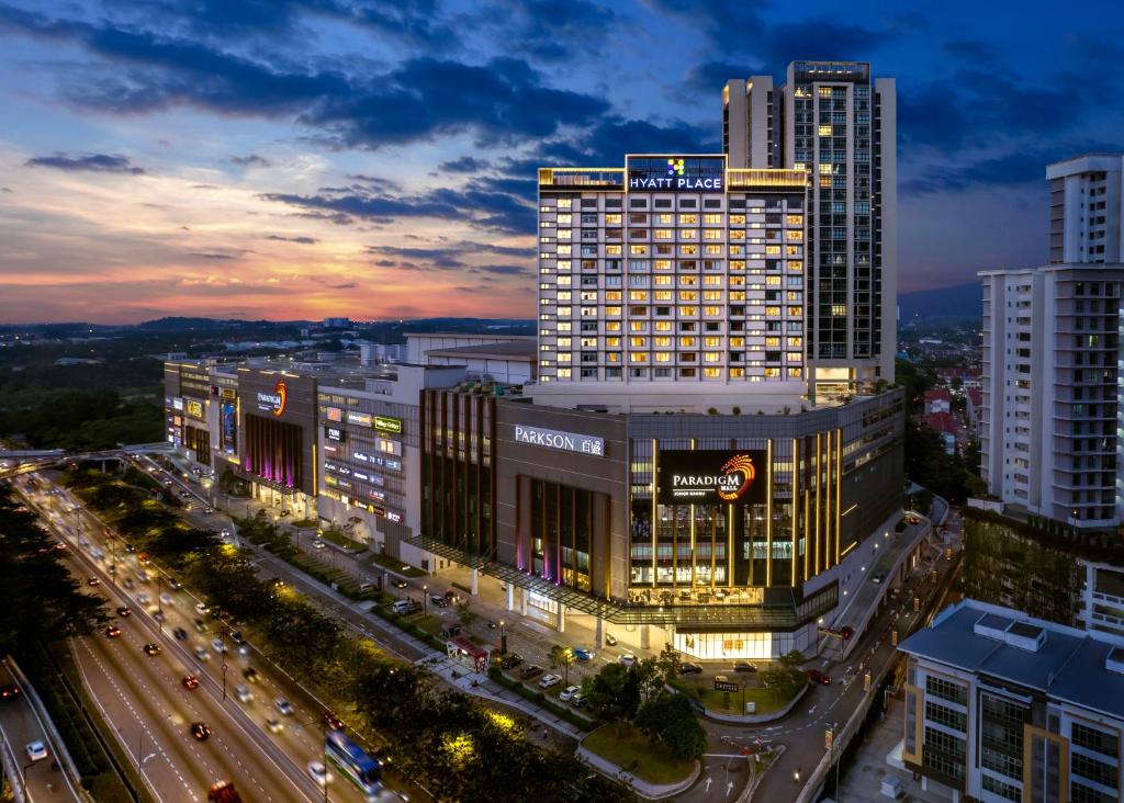 新山Hyatt Place Johor Bahru Paradigm Mall的宏伟的赌场酒店