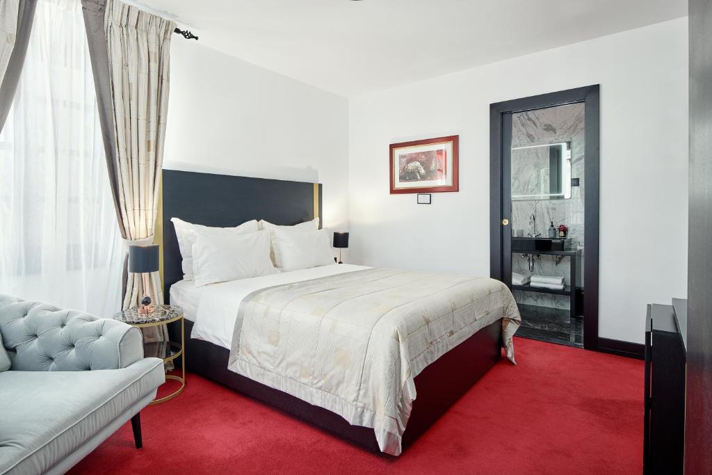 King Kresimir Heritage Hotel客房内的一张或多张床位