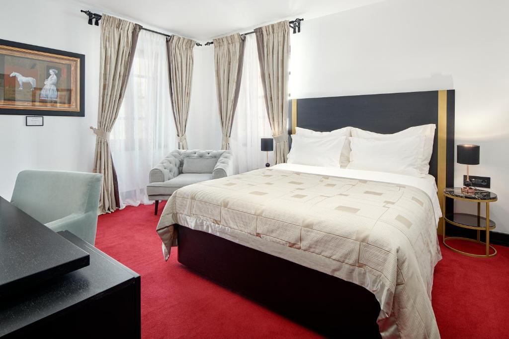 King Kresimir Heritage Hotel客房内的一张或多张床位