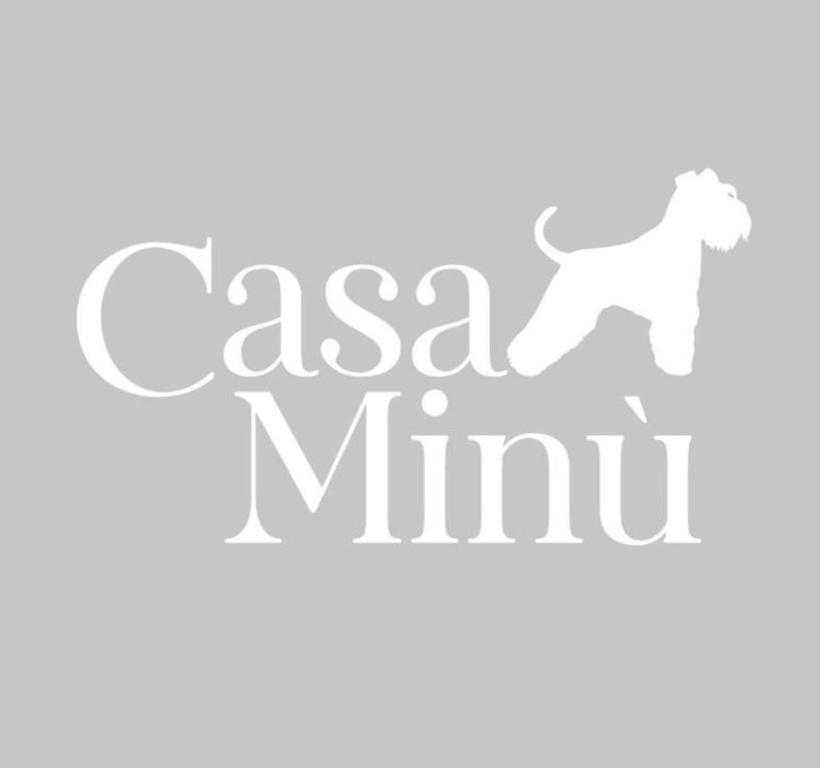 维亚雷焦Casa Minù的带有小面包车字样的马徽
