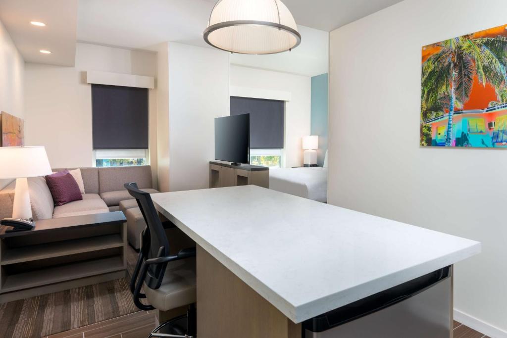 Hyatt House Orlando Airport平面图