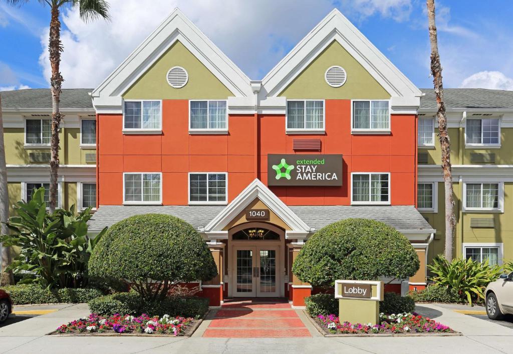 玛丽湖Extended Stay America Select Suites - Orlando - Lake Mary - 1040 Greenwood Blvd的使馆套房住宿的 ⁇ 染