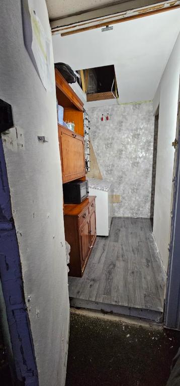 布里斯托Double Bedroom in converted garage-No shower,bath facility的相册照片