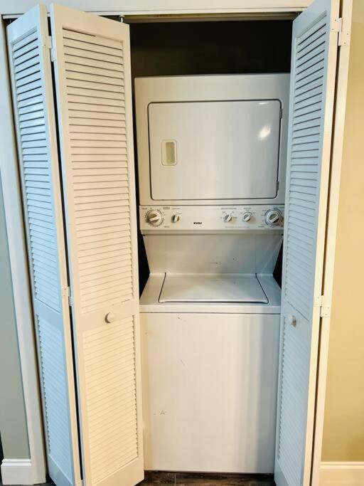 Deeded Beach Access- 10 min Walk to Hangout平面图