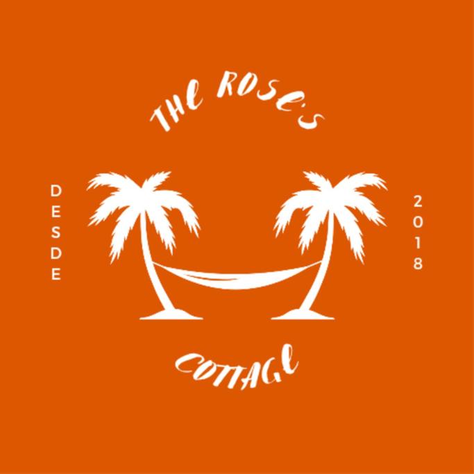 伊卡普伊The Rose's Cottage (Chalé da Rose)的一个带两棵棕榈树和吊床的标志