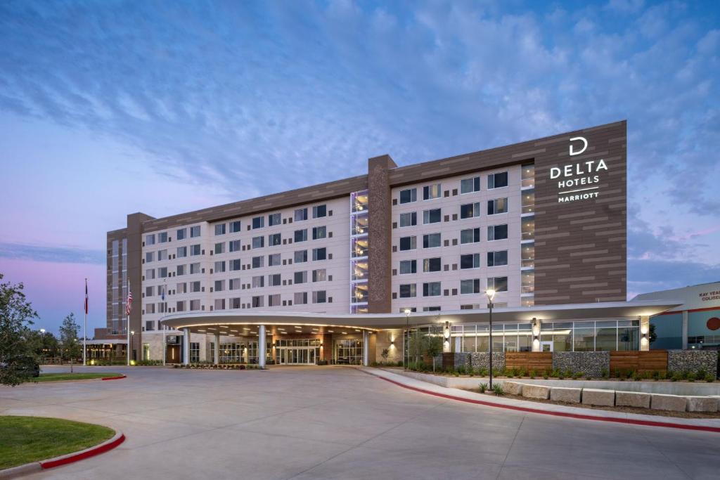 威奇托福尔斯Delta Hotels by Marriott Wichita Falls Convention Center的杜布林机场的 ⁇ 染
