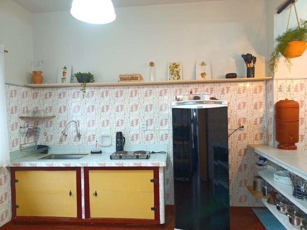 É Hostel - Guesthouse的厨房或小厨房