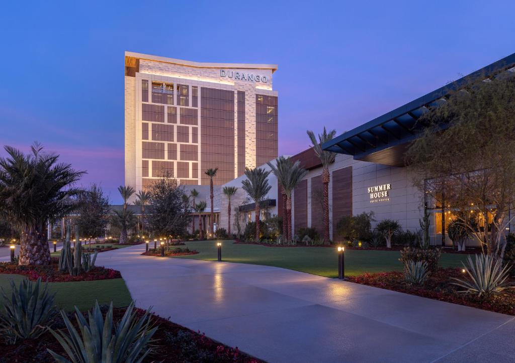 Durango Casino &amp; Resort外面的花园