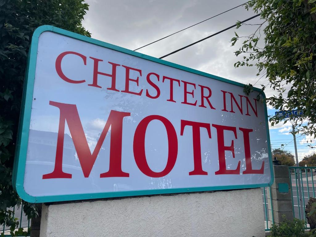 斯坦顿切斯特汽车旅馆 的一只鸡在mo中的标志