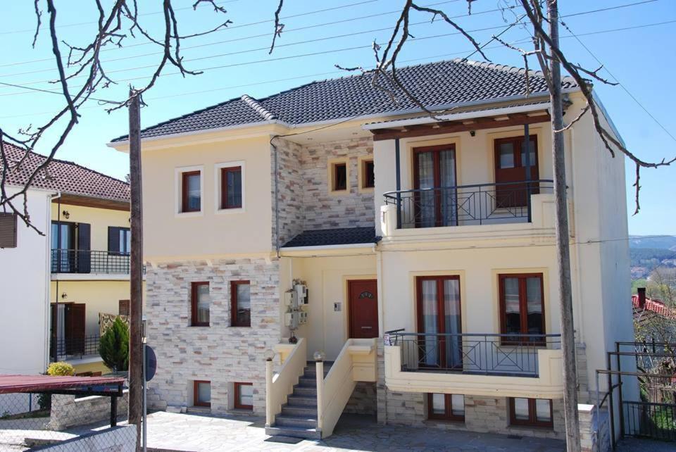 约阿尼纳Nikos Apartments的山景别墅