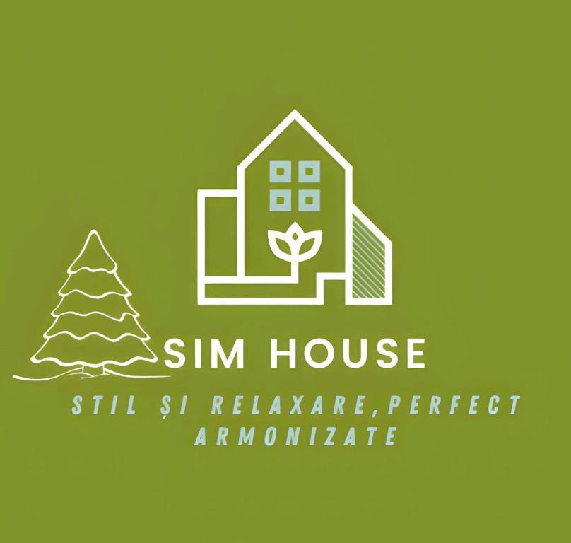 古拉哈莫卢洛伊Sim House的树和圣诞树的房子