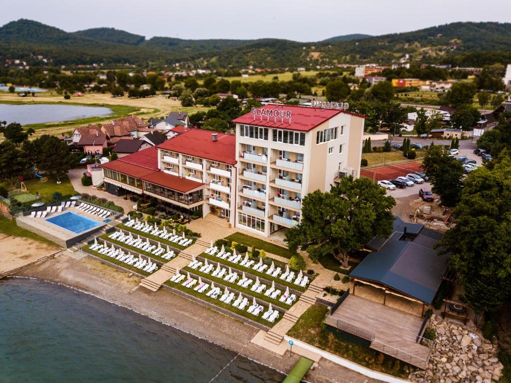 卡鲁扎魅力酒店的享有酒店和度假村的空中景致