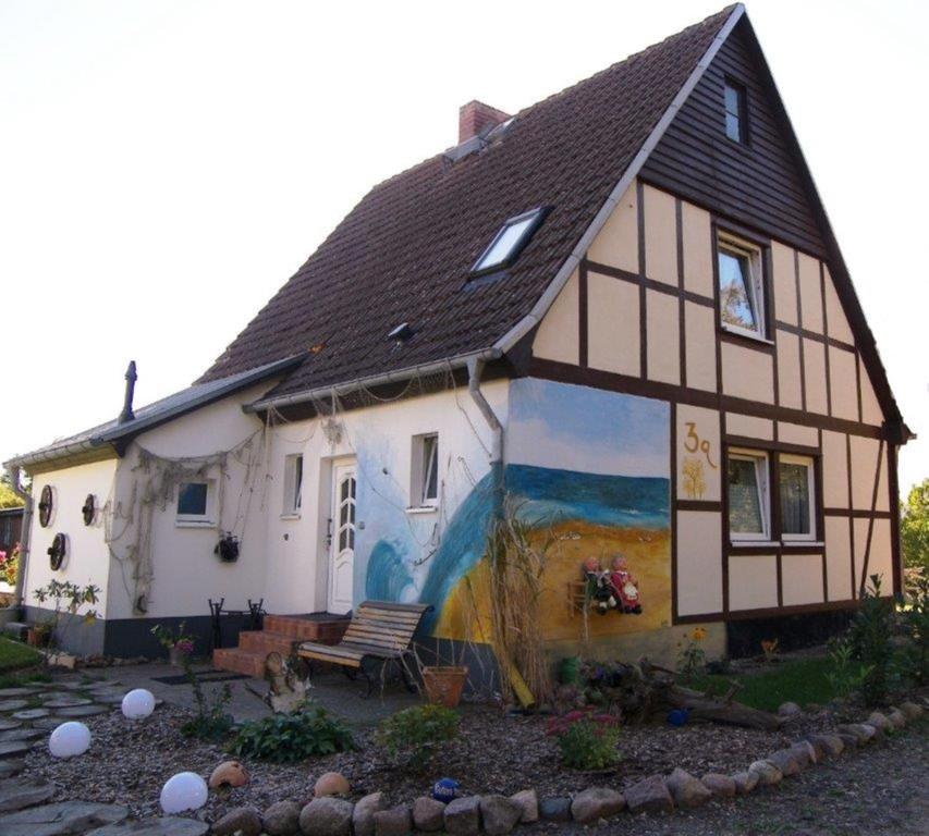 岑平Sandburg的一面有画的房子