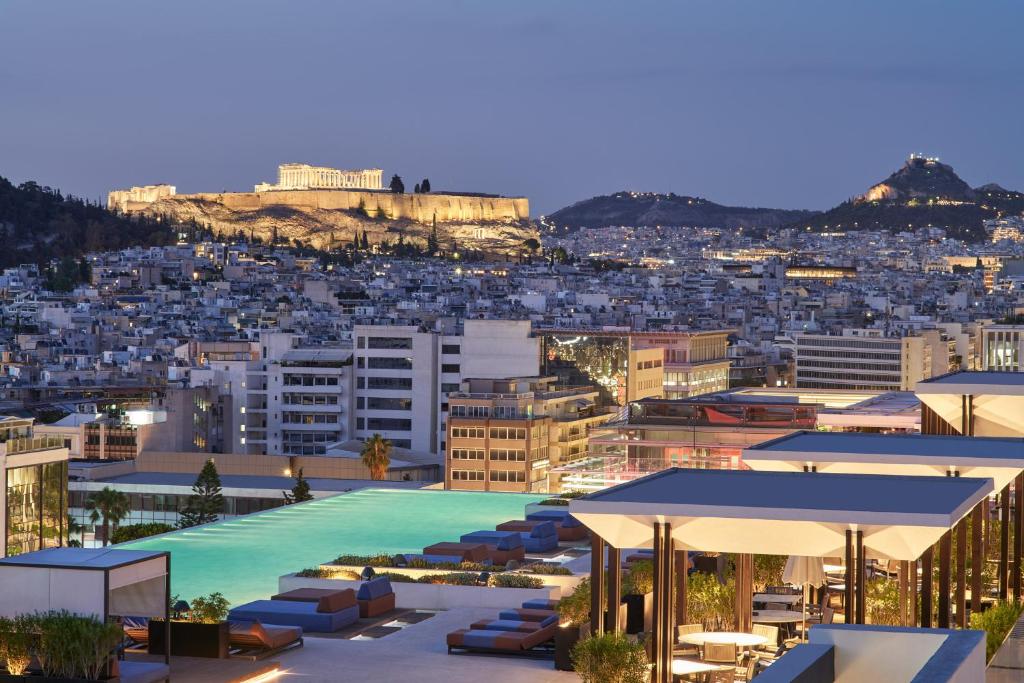 雅典雅典君悦酒店 的城市景泳池公寓
